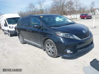 2015 Toyota Sienna SE with VIN 5TDXK3DC9FS652765, listed as a IAAI auction lot 41723922 with 105,679 mi miles. Bid and sale history available at carsss.com. Image 1.