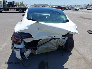 2023 Tesla Model 3 с VIN 5YJ3E1EAXPF568984, выставлен на аукционе IAAI как лот 42346535 с пробегом 32 242 миль миль и . История ставок и продаж доступна на DreamBid. Изображение 16.