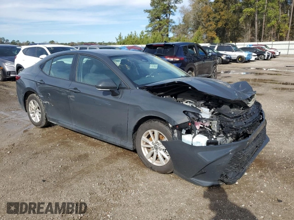 2025 Toyota Camry LE z VIN 4T1DAACK8SU045860, wystawiony jako Copart lot #84733224 z przebiegiem 9 386 mil mil oraz Szkoda całkowita • Salvage title. Historia ofert i sprzedaży dostępna na DreamBid. Obrazek 4.
