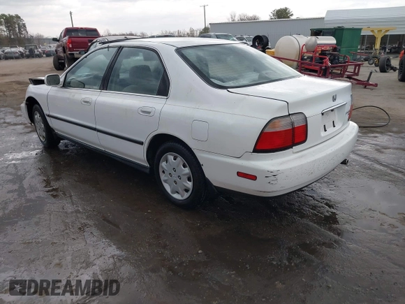 1996 Honda Accord LX with VIN 1HGCD5633TA266516, listed as a IAAI auction lot 41839684 with 162,523 mi miles and . Bid and sale history available at carsss.com. Image 3.