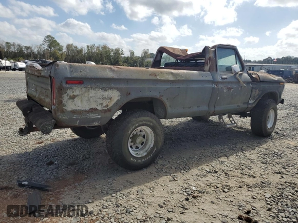 1979 Ford F-150 с VIN F26SUFC4918, выставлен на аукционе Copart как лот 76140314 с пробегом 84 607 миль миль и Списание • Salvage title. История ставок и продаж доступна на DreamBid. Изображение 3.