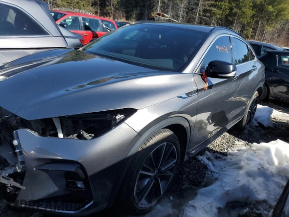 2023 Infiniti QX55 Luxe z VIN 3PCAJ5JR9PF118376, wystawiony jako Copart lot #44305765 z przebiegiem 16 171 mil mil oraz Szkody całkowita. Historia ofert i sprzedaży dostępna na DreamBid. Obrazek 1.