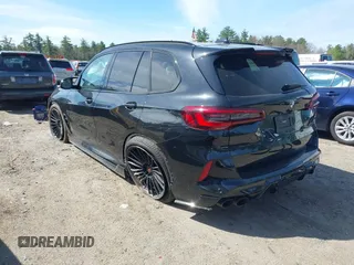 2021 BMW X5 M z VIN 5YMJU0C08M9F36288, wystawiony jako IAAI lot #42130767 z przebiegiem 44 225 mil mil oraz . Historia ofert i sprzedaży dostępna na DreamBid. Obrazek 3.