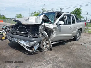 2005 Chevrolet Avalanche Z66 z VIN 3GNEC12Z05G231960, wystawiony jako IAAI lot #42198445 z przebiegiem 225 245 mil mil oraz . Historia ofert i sprzedaży dostępna na DreamBid. Obrazek 2.