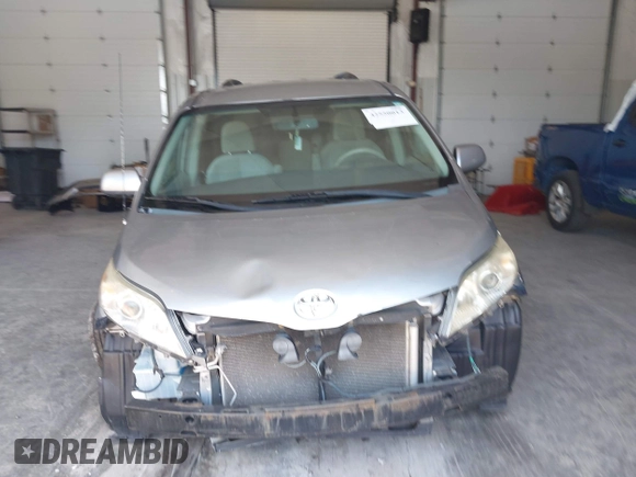 2012 Toyota Sienna LE AAS с VIN 5TDKK3DC4CS226830, выставлен на аукционе IAAI как лот 42550013 с пробегом 211 777 миль миль и . История ставок и продаж доступна на DreamBid. Изображение 12.