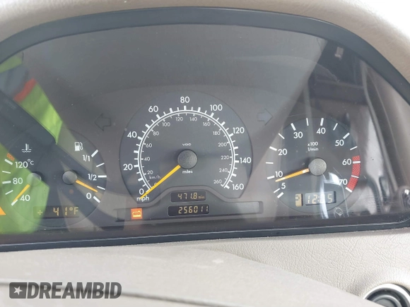 2000 Mercedes-Benz C 230 Kompressor with VIN WDBHA24G4YA830830, listed as a IAAI auction lot 41242224 with 256,011 mi miles and . Bid and sale history available at carsss.com. Image 7.