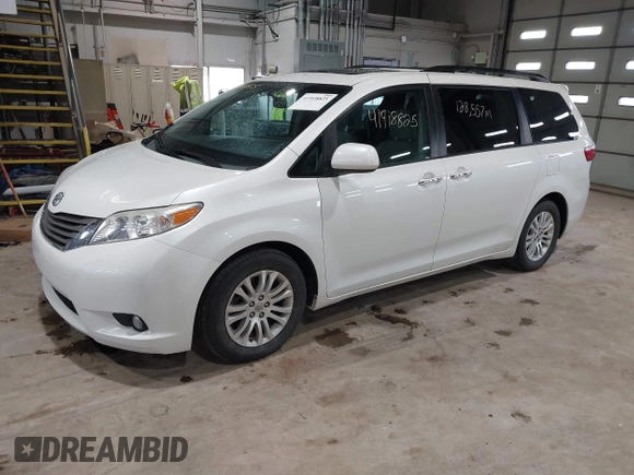 2015 Toyota Sienna XLE with VIN 5TDYK3DC8FS598525, listed as a IAAI auction lot 41918825 with 128,557 mi miles. Bid and sale history available at carsss.com. Image 2.