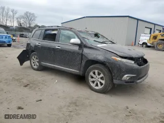 2011 Toyota Highlander with VIN 5TDBK3EHXBS082452, listed as a Copart auction lot 44063115 with 221,062 mi miles and Salvage Title. Bid and sale history available at carsss.com. Image 4.