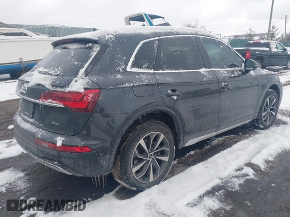 2021 Audi Q5 Premium with VIN WA1AAAFY1M2101881, listed as a IAAI auction lot 41399547 with 33,277 mi miles. Bid and sale history available at carsss.com. Image 4.