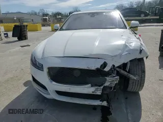 2018 Jaguar XF 25t with VIN SAJBS4FX4JCY69958, listed as a Copart auction lot 46852785 with 88,864 mi miles and Salvage Title. Bid and sale history available at carsss.com. Image 11.
