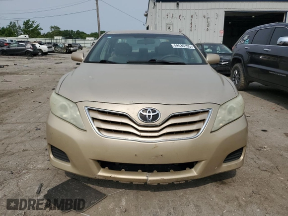 2011 Toyota Camry LE z VIN 4T4BF3EK1BR120969, wystawiony jako Copart lot #59535105 z przebiegiem 233 722 mil mil oraz Czysty tytuł • Clean title. Historia ofert i sprzedaży dostępna na DreamBid. Obrazek 5.