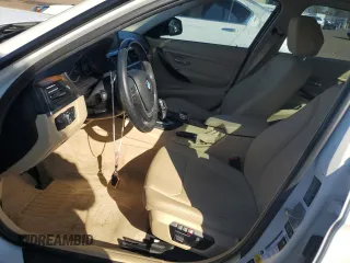 2015 BMW 3 Series 328i xDrive с VIN WBA3B5C53FP654421, выставлен на аукционе Copart как лот 48390165 с пробегом 92 338 миль миль и На запчасти • Non repairable. История ставок и продаж доступна на DreamBid. Изображение 7.