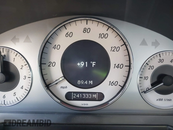 2008 Mercedes-Benz E-Class Luxury 3.5L with VIN WDBUF56X58B261012, listed as a IAAI auction lot 41858226 with 241,333 mi miles. Bid and sale history available at carsss.com. Image 7.
