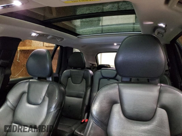 2017 Volvo XC90 Momentum z VIN YV4A22PK5H1125032, wystawiony jako Copart lot #56571475 z przebiegiem 132 549 mil mil oraz Szkoda całkowita • Salvage title. Historia ofert i sprzedaży dostępna na DreamBid. Obrazek 10.