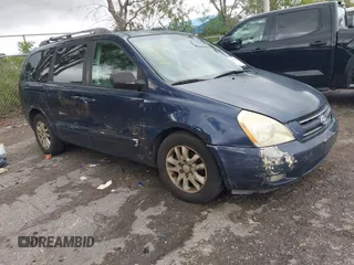 2006 Kia Sedona LX with VIN KNDMB233266102922, listed as a IAAI auction lot 41992959 with 283,531 mi miles. Bid and sale history available at carsss.com. Image 1.