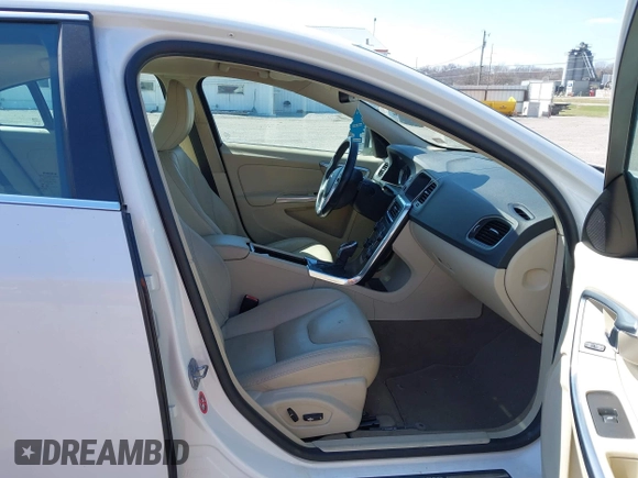 2014 Volvo S60 T5 с VIN YV1612FS1E2297930, выставлен на аукционе IAAI как лот 41906564 с пробегом 88 843 миль миль и . История ставок и продаж доступна на DreamBid. Изображение 5.