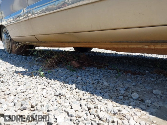 1993 Buick Roadmaster Ltd with VIN 1G4BT5376PR415685, listed as a IAAI auction lot 41946692 with 214,654 mi miles and . Bid and sale history available at DreamBid. Image 13.