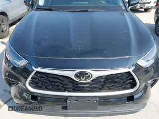2021 Toyota Highlander L with VIN 5TDZZRAH5MS525595, listed as a IAAI auction lot 42050564 with 32,542 mi miles and . Bid and sale history available at DreamBid. Image 6.