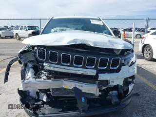2025 Jeep Compass Sport with VIN 3C4NJDAN9ST516030, listed as a IAAI auction lot 41471666 with 2,094 mi miles and . Bid and sale history available at DreamBid. Image 6.