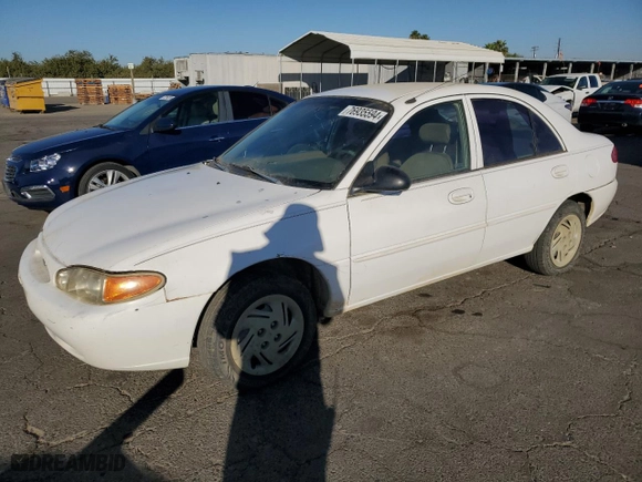 1998 Ford Escort SE with VIN 1FAFP13P0WW139108, listed as a Copart auction lot 76935594 with 28413 miles and Clean Title. Bid and sale history available at carsss.com. Image 1.