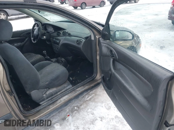 2000 Ford Focus ZX3 with VIN 3FAFP3137YR246156, listed as a IAAI auction lot 41330476 with 209,212 mi miles and . Bid and sale history available at DreamBid. Image 5.