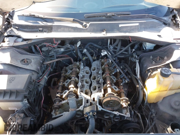 2005 Chrysler 300 with VIN 2C3JA43R05H539602, listed as a IAAI auction lot 41335192 with 1 mi miles. Bid and sale history available at carsss.com. Image 6.