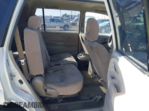 2005 Suzuki XL-7 LX with VIN JS3TX92V554106242, listed as a IAAI auction lot 41428710 with 204,513 mi miles. Bid and sale history available at carsss.com. Image 8.