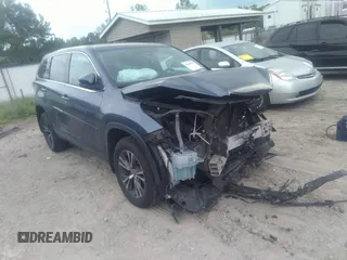 2018 Toyota Highlander LE with VIN 5TDBZRFH6JS800526, listed as a IAAI auction lot 42042575 with 129,208 mi miles and . Bid and sale history available at DreamBid. Image 1.
