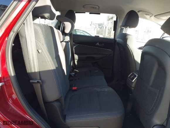 2019 Kia Sorento LX V6 with VIN 5XYPG4A53KG559373, listed as a IAAI auction lot 41238816 with 61,685 mi miles. Bid and sale history available at carsss.com. Image 8.