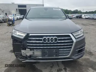 2019 Audi Q7 Premium with VIN WA1AAAF76KD009139, listed as a Copart auction lot 58584985 with 61,867 mi miles and Salvage title. Bid and sale history available at DreamBid. Image 5.