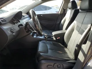 2008 Volkswagen Passat Sedan Komfort with VIN WVWAK73C38P073704, listed as a Copart auction lot 78720653 with 202,500 mi miles and Clean Title. Bid and sale history available at carsss.com. Image 7.