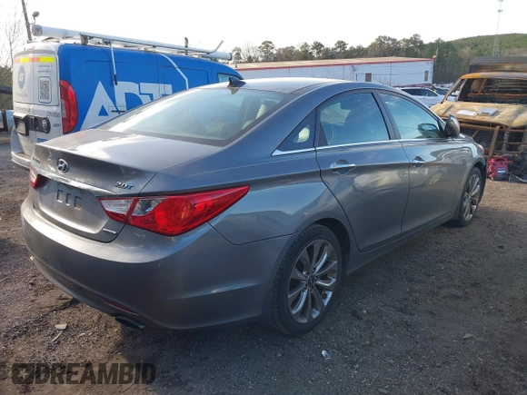 2013 Hyundai Sonata Limited with VIN 5NPEC4AB2DH678312, listed as a IAAI auction lot 41744289 with 177,406 mi miles and . Bid and sale history available at carsss.com. Image 4.