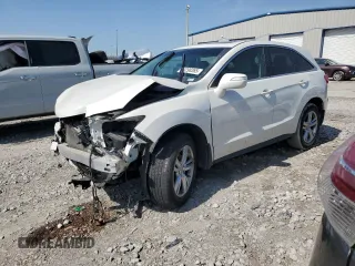 2015 Acura RDX Technology z VIN 5J8TB4H50FL003312, wystawiony jako Copart lot #50298365 z przebiegiem 131 673 mil mil oraz Szkoda całkowita • Salvage title. Historia ofert i sprzedaży dostępna na DreamBid. Obrazek 1.