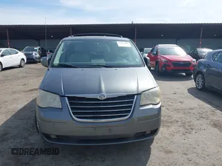 2009 Chrysler Town & Country Touring with VIN 2A8HR54179R641621, listed as a IAAI auction lot 41841486 with 198,877 mi miles. Bid and sale history available at carsss.com. Image 12.