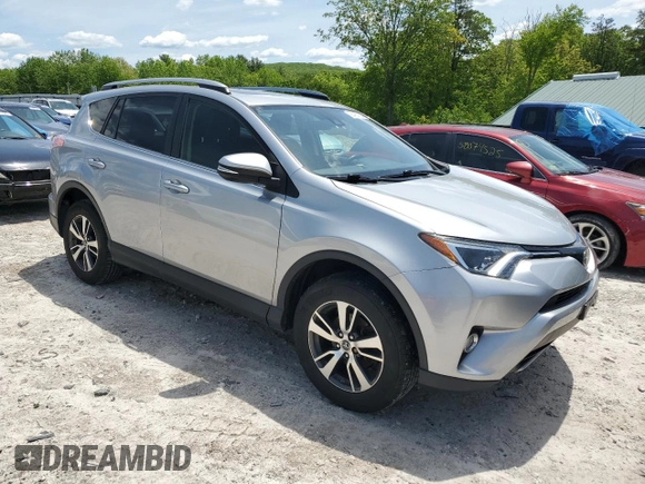 2018 Toyota RAV4 XLE z VIN JTMRFREV6JJ261322, wystawiony jako Copart lot #58483185 z przebiegiem 71 163 mil mil oraz Szkoda całkowita • Salvage title. Historia ofert i sprzedaży dostępna na DreamBid. Obrazek 4.