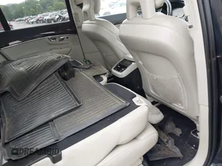 2016 Volvo XC90 T6 Momentum with VIN YV4A22PK7G1058660, listed as a IAAI auction lot 42201130 with 130,487 mi miles. Bid and sale history available at carsss.com. Image 8.