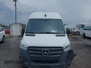 2020 Mercedes-Benz Sprinter Cargo Cargo with VIN W1Y40CHYXLT034958, listed as a IAAI auction lot 39915952 with 182,384 mi miles and . Bid and sale history available at carsss.com. Image 12.
