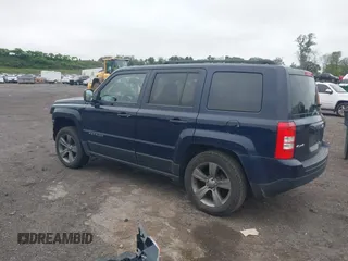 2015 Jeep Patriot High Altitude с VIN 1C4NJRFB3FD370473, выставлен на аукционе IAAI как лот 42463171 с пробегом 247 550 миль миль и . История ставок и продаж доступна на DreamBid. Изображение 3.