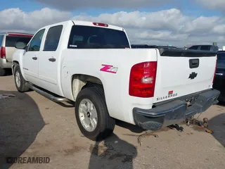 2007 Chevrolet Silverado 1500 LT w/1LT with VIN 2GCEC13C371505070, listed as a IAAI auction lot 41496659 with 179,379 mi miles. Bid and sale history available at carsss.com. Image 3.