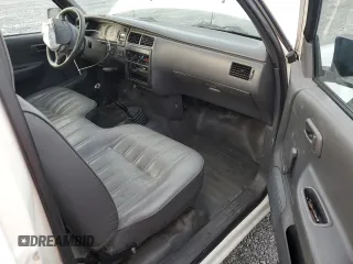 1995 Toyota T100 with VIN JT4UD10D6S0006919, listed as a Copart auction lot 85435184 with 262,173 mi miles and Salvage Title. Bid and sale history available at carsss.com. Image 8.