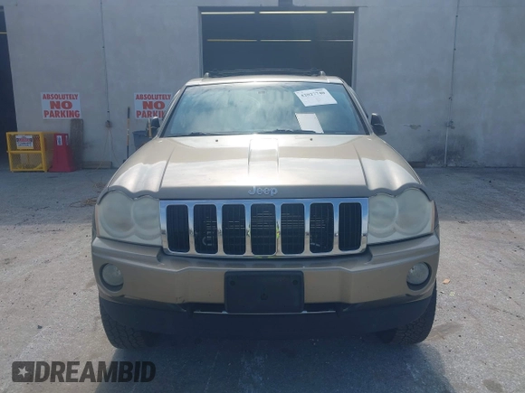 2005 Jeep Grand Cherokee Limited with VIN 1J4HR58N95C510465, listed as a IAAI auction lot 42027740 with 153,451 mi miles. Bid and sale history available at carsss.com. Image 12.