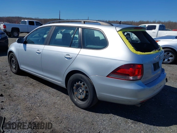 2013 Volkswagen Jetta SportWagen S with VIN 3VWPP7AJXDM610157, listed as a IAAI auction lot 41890160 with 147,567 mi miles. Bid and sale history available at carsss.com. Image 3.