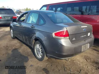 2011 Ford Focus SE with VIN 1FAHP3FN7BW172552, listed as a IAAI auction lot 41931964 with 33,553 mi miles. Bid and sale history available at carsss.com. Image 3.