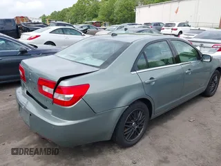 2009 Lincoln MKZ z VIN 3LNHM26T89R620852, wystawiony jako IAAI lot #42357487 z przebiegiem 205 388 mil mil oraz . Historia ofert i sprzedaży dostępna na DreamBid. Obrazek 4.
