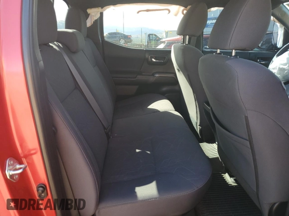 2017 Toyota Tacoma SR5 z VIN 3TMCZ5AN2HM052619, wystawiony jako Copart lot #50649525 z przebiegiem 89 194 mil mil oraz Szkoda całkowita • Salvage title. Historia ofert i sprzedaży dostępna na DreamBid. Obrazek 11.