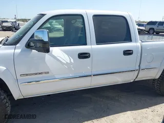 2002 GMC Sierra 2500HD SLE with VIN 1GTHK23U42F250039, listed as a IAAI auction lot 41859816 with 259,830 mi miles. Bid and sale history available at carsss.com. Image 14.