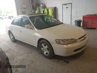 1999 Honda Accord EX z VIN 1HGCG1651XA047531, wystawiony jako IAAI lot #42352018 z przebiegiem 158 144 mil mil oraz . Historia ofert i sprzedaży dostępna na DreamBid. Obrazek 1.