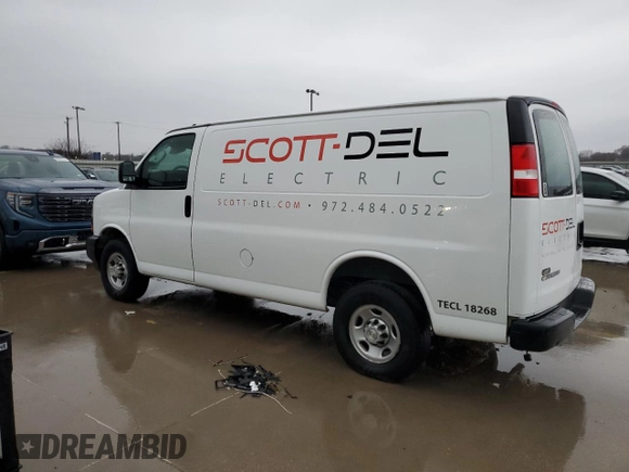 2020 Chevrolet Express Cargo Van with VIN 1GCWGAFP9L1241814, listed as a Copart auction lot 84927294 with 124,561 mi miles and Salvage Title. Bid and sale history available at carsss.com. Image 2.