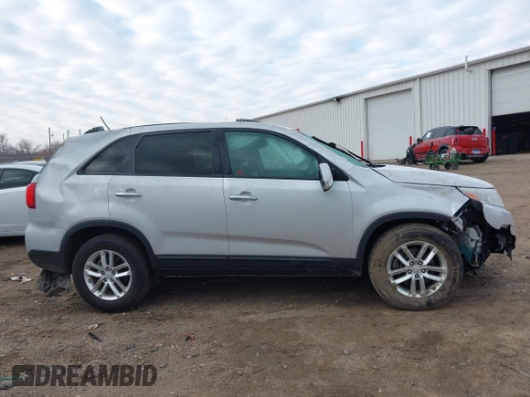 2015 Kia Sorento LX with VIN 5XYKT4A77FG621662, listed as a IAAI auction lot 41883976 with 62,540 mi miles. Bid and sale history available at carsss.com. Image 14.