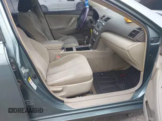 2011 Toyota Camry LE z VIN 4T1BF3EK8BU723900, wystawiony jako IAAI lot #42298997 z przebiegiem 189 130 mil mil oraz . Historia ofert i sprzedaży dostępna na DreamBid. Obrazek 5.
